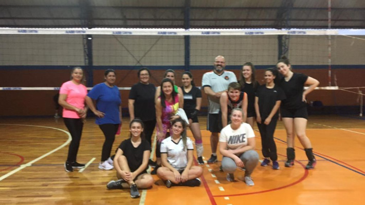 1º Treino de Voleibol – fotos