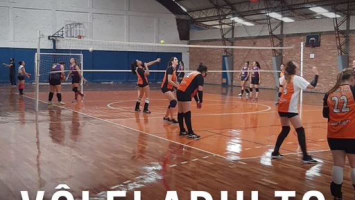 Treinos de Voleibol.